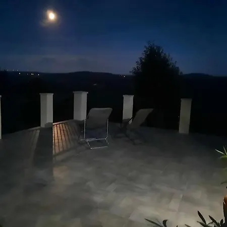 Domaine Prive Dans Les Bois * Salettes (Haute-Loire)
