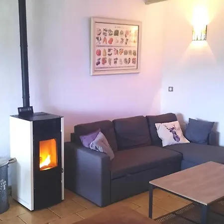 Semesterbostad Domaine Prive Dans Les Bois Salettes (Haute-Loire)